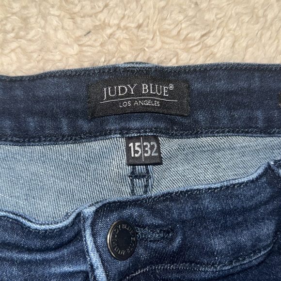 Judy Blue Jeans - Picture 3 of 5